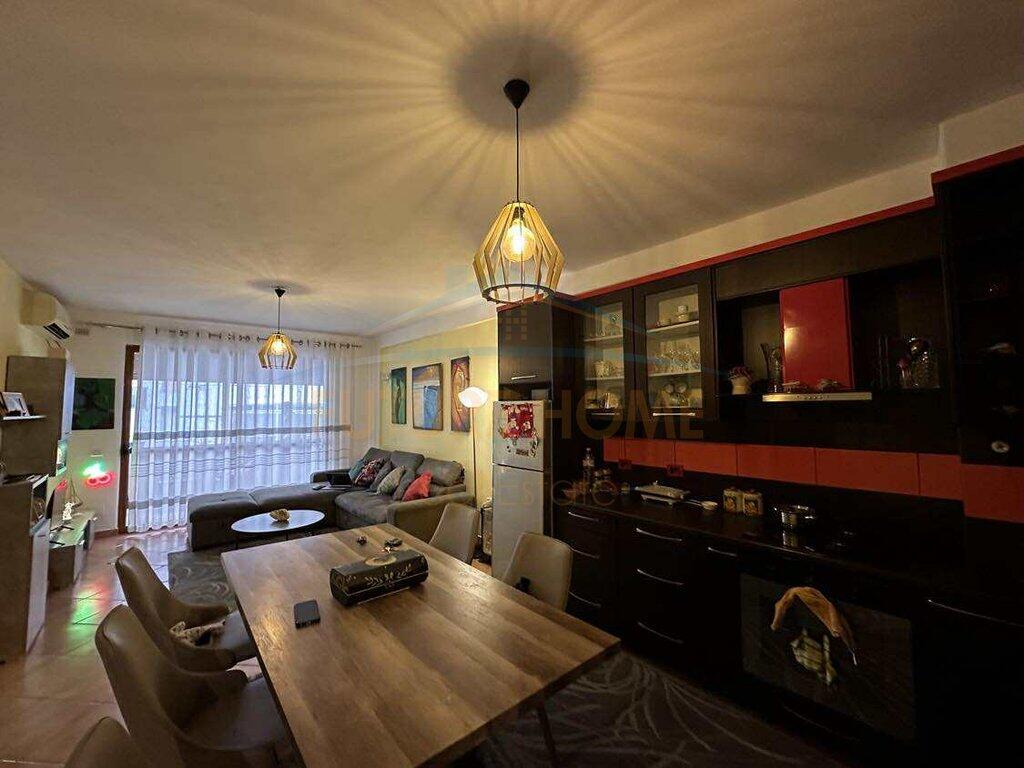 For sale, Apartment 2+1+2 Misto Mame, Tirana