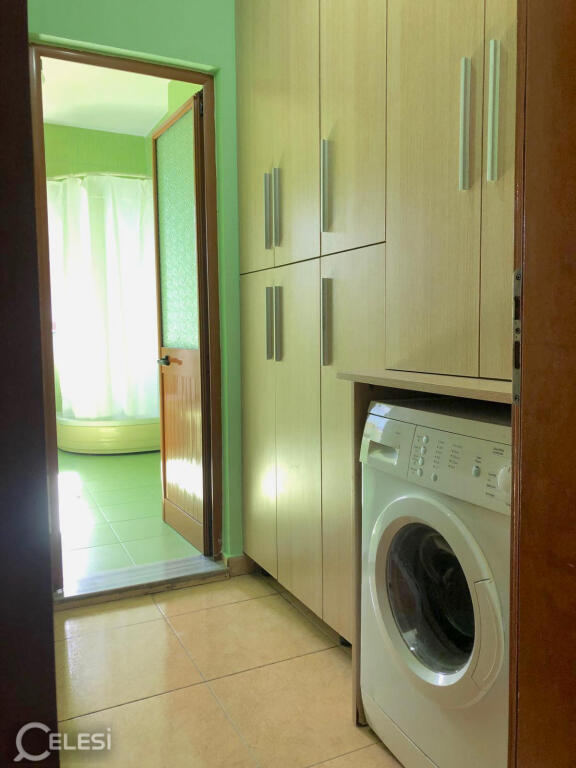 Apartament 2+1 me qera tek Rruga e Burgut (37,000 Leke)