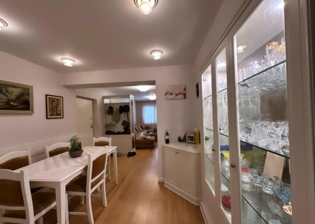 21 Dhjetori, shkolla Sabaudin Gabrani Shesim super apartament 2+1