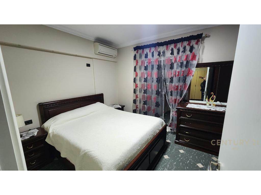 QIRA APARTAMENT 3+1 KOMUNA E PARISIT, KRISTAL CENTER! 800 € /Muaj