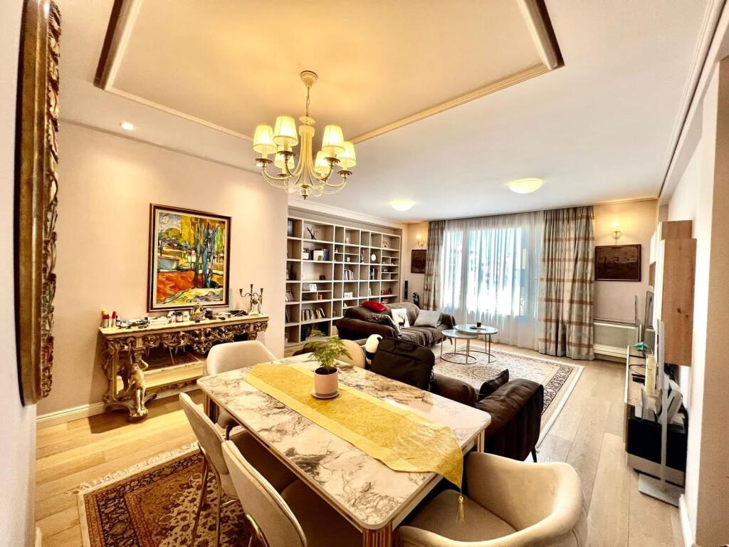 EKSKLUZIVE✅ 📍Stadiumi Air Albania shesim Super apartament:  👉 3+1+2+depo+ambient gatimi me vete