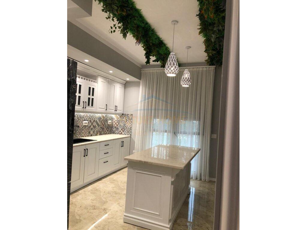 Rent, 2nd Floor of a 4-story Villa at German Villas