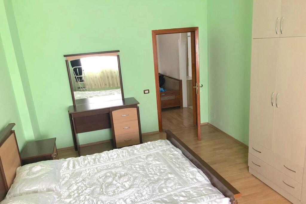 Jepet me qira apartament 2+1 tek Rruga Jordan Misja!
