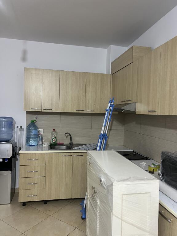 For rent 2+1+2 Empty Astir 400 thousand lek