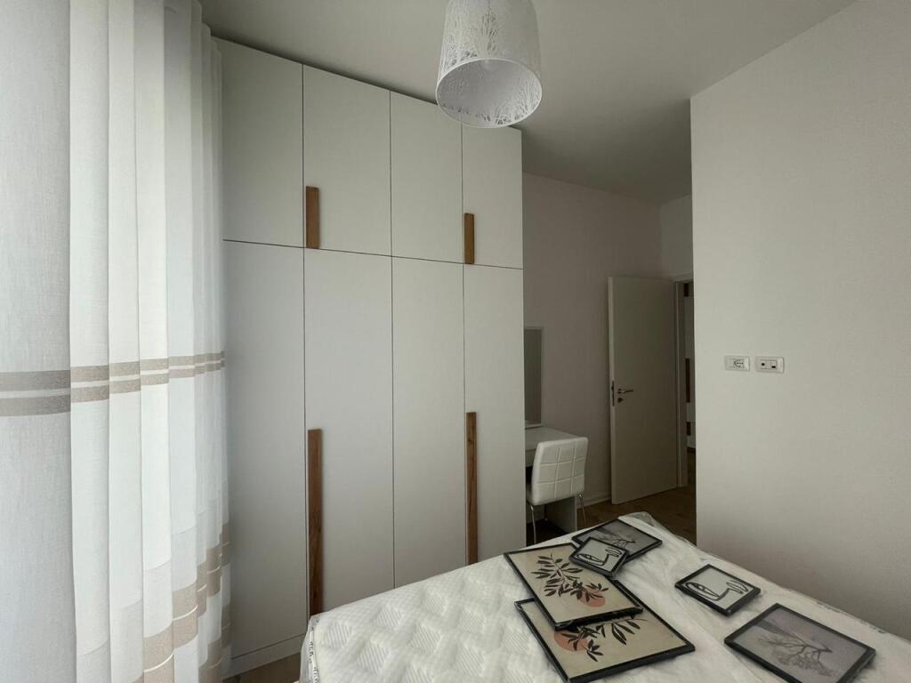 In affitto 2+1, 21 Dhjetori