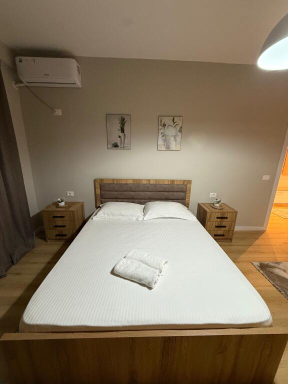 Apartment 1+1, Astir!