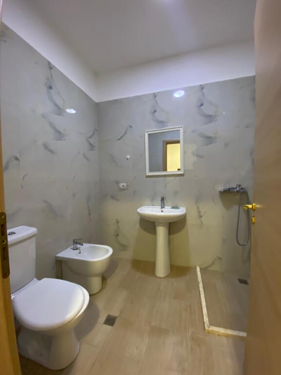 SHITET, APARTAMENT 1+1, FRESKU, TIRANË # 530581001-45