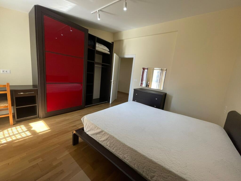 Jepet Apartamnet Me Qera ,Tek Inxhineria E Ndertimit