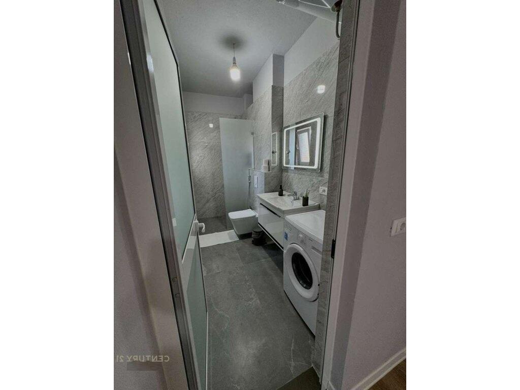 Jepet me qera apartament 2+1 prane Bulevardit!