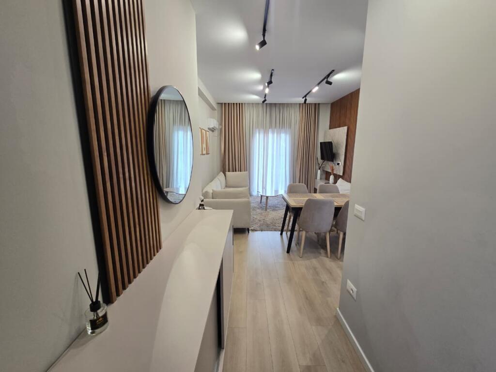 2+1+ parking for rent 📍Porcelan 📌70000lek