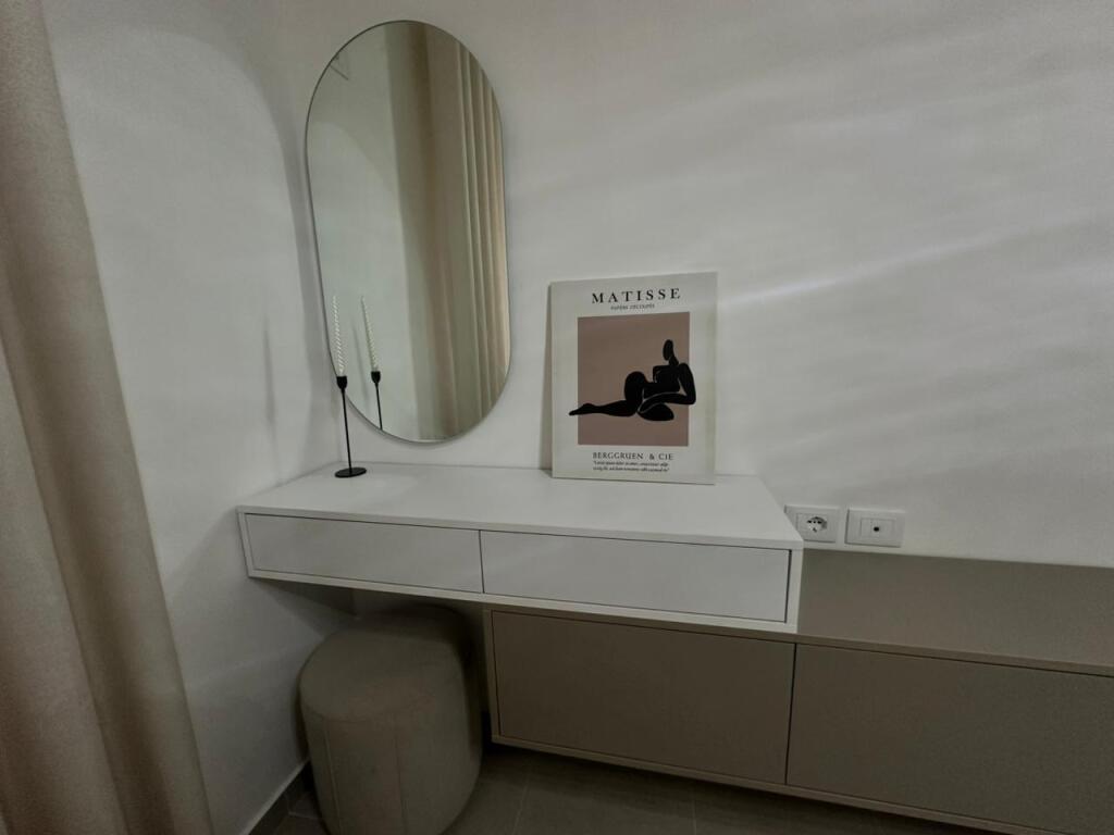 Apartament 2+1 me garazh për qira afatgjatë në Vlorë