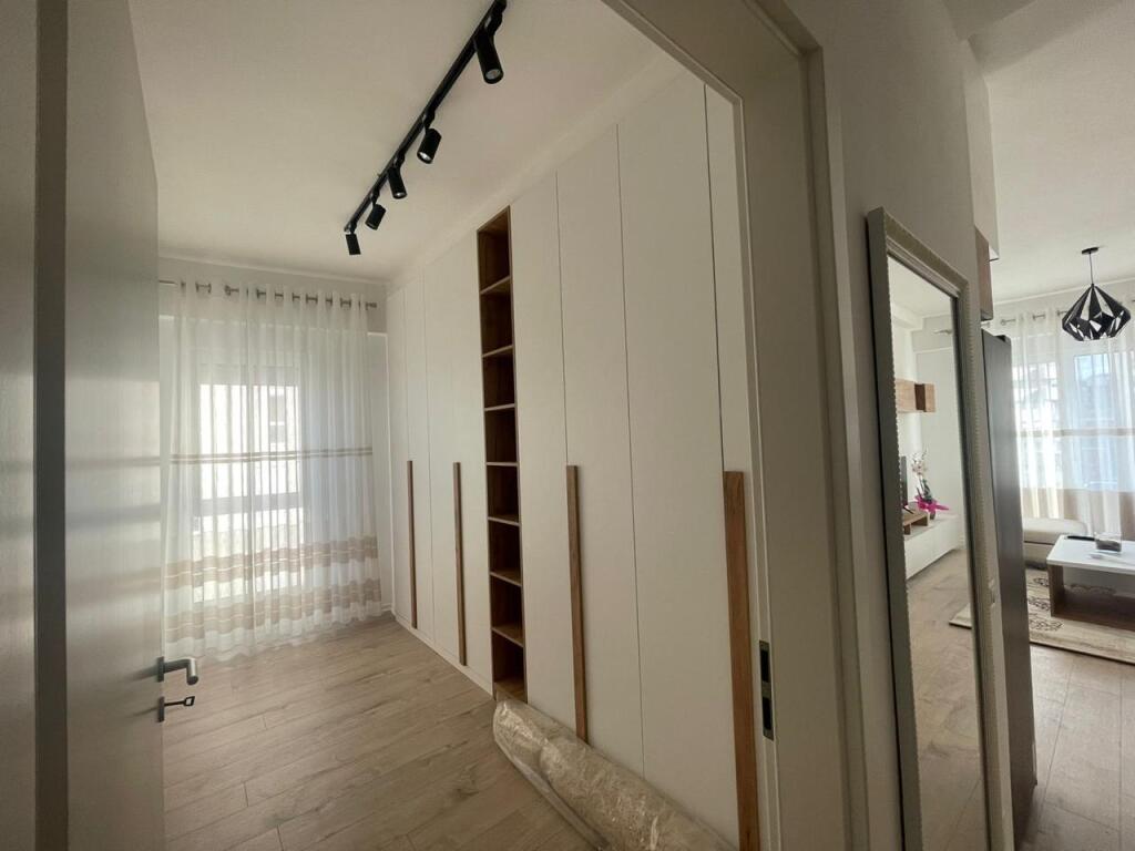 In affitto 2+1, 21 Dhjetori