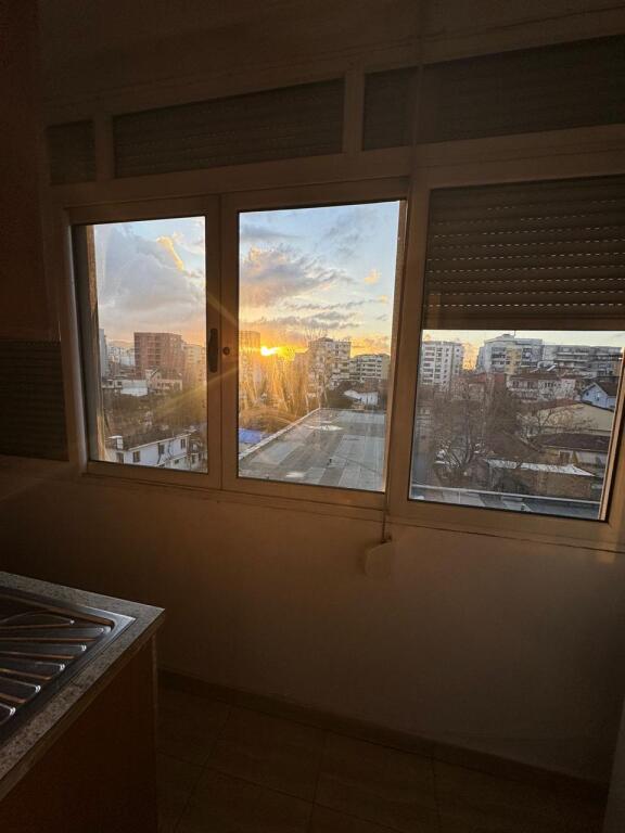 Jepet me qera Apartamenti 2+1,Myslym shyr , prane tregut cam .500 mije leke