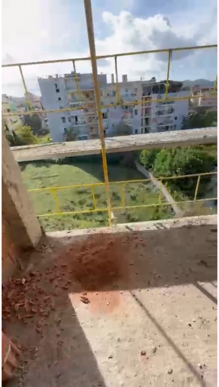 Shitet apartament 2+1+2+Ballkon ne Ali Dem