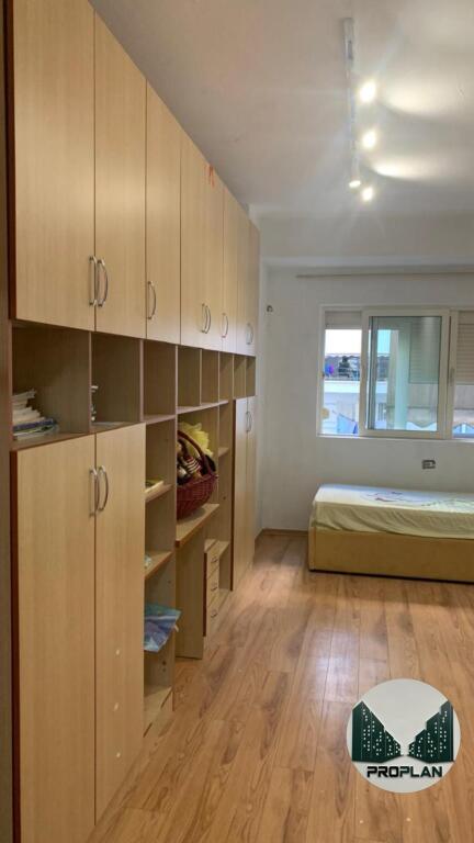 APARTAMENT 2+1+PARKIM ME QERA NE YZBERISHT