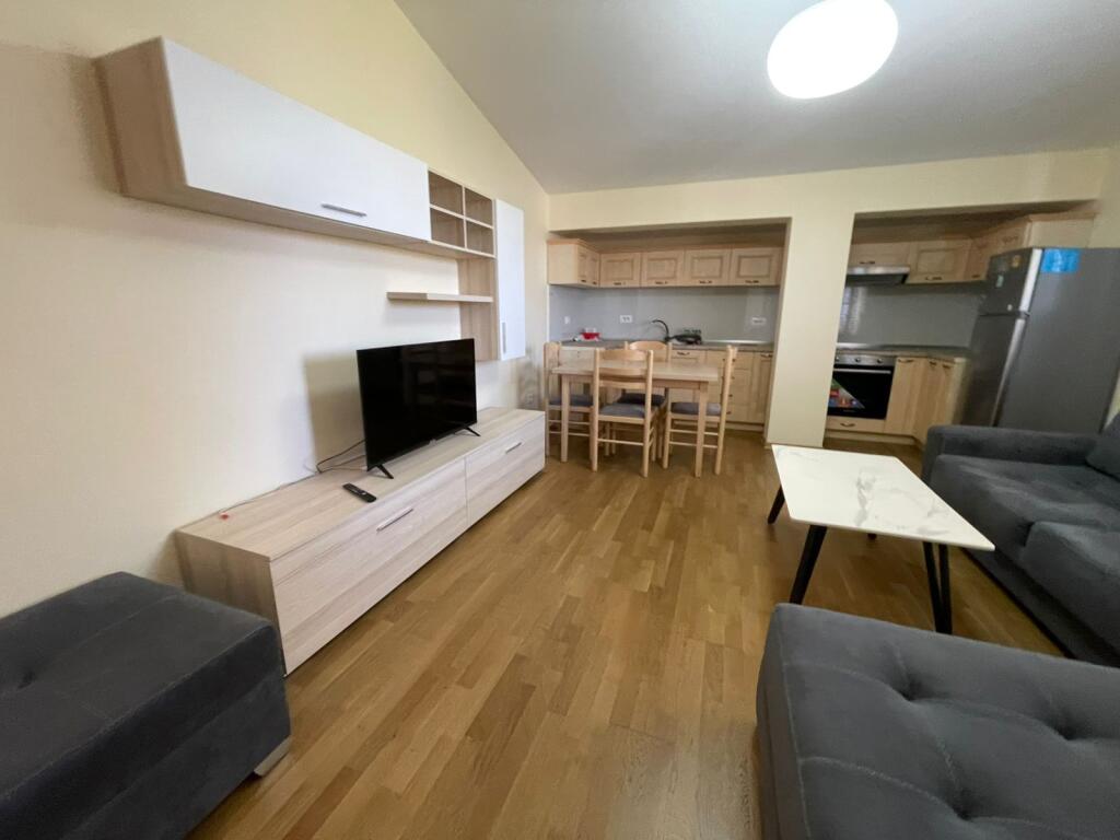 Jepet Apartamnet Me Qera ,Tek Inxhineria E Ndertimit