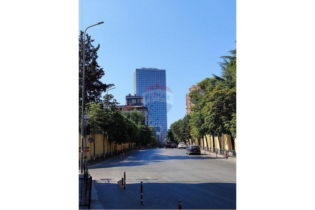 Apartment 2+1 for rent, Elbasanit Street – near the School of Foreign Languages!