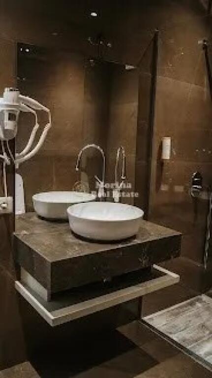 Shitje, Ambient Biznesi/Hotel, Vlore , Cmimi 3000000 Euro