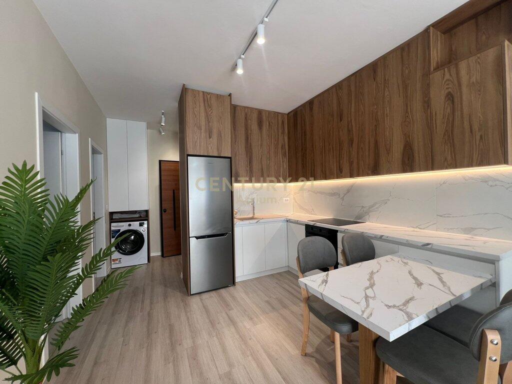 JEPET ME QIRA APARTAMENT 2+1 – ZOGU I ZI!