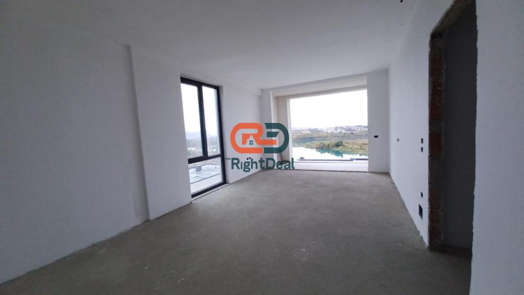 Tek Lakeside Residence, Shitet Apartament 2+1+2 Me Planimetri Perfekte!!