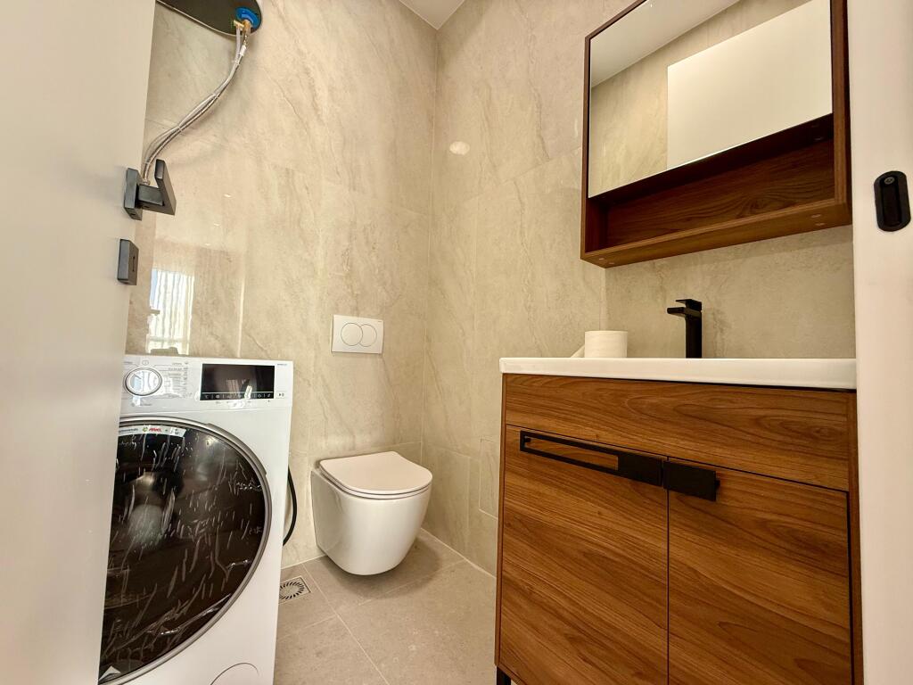 Apartment 2+1 at Komuna e Parisit