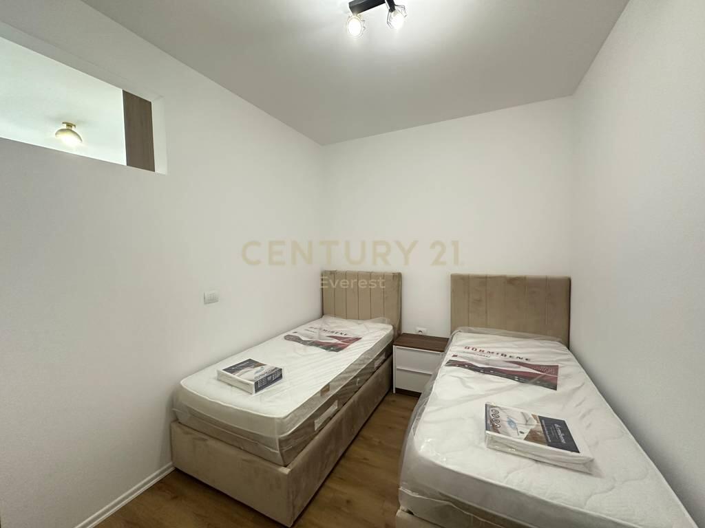 ZOGU I ZI, APARTAMENT 2+1 PER QIRA