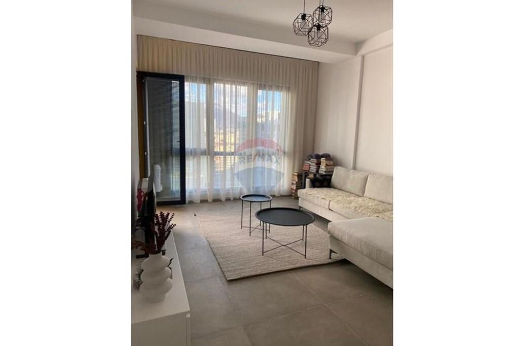 Apartament 1+1 per qira tek Square 21