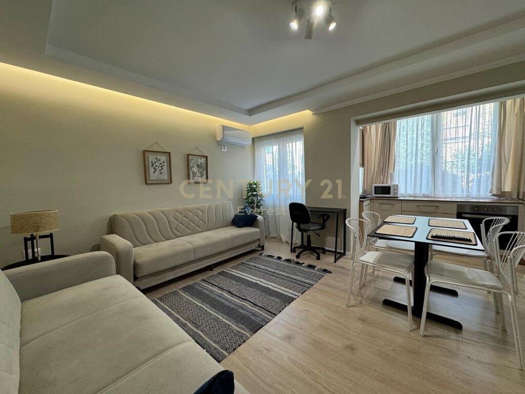 QENDER, APARTAMENT 1+1 PER QIRA
