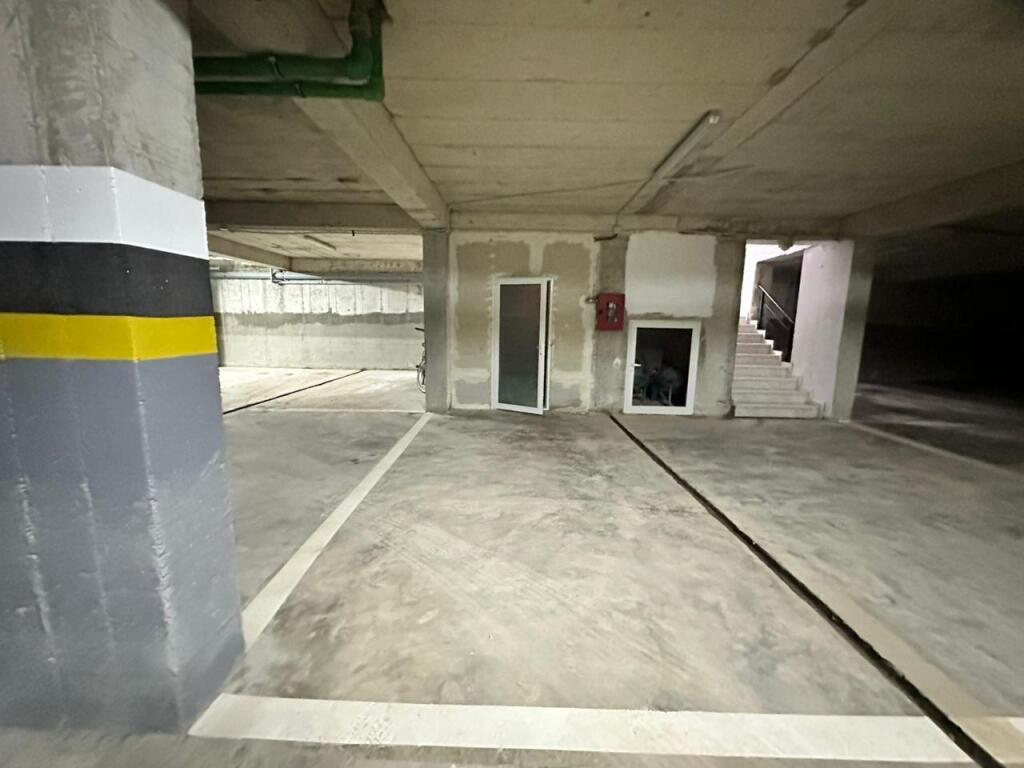 Apartament 2+1 me garazh për qira afatgjatë në Vlorë