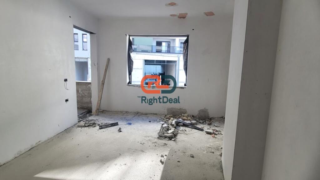 Ne Paskuqan, Shitet Apartament 2+1, Me Vendndodhje Perfekte !!