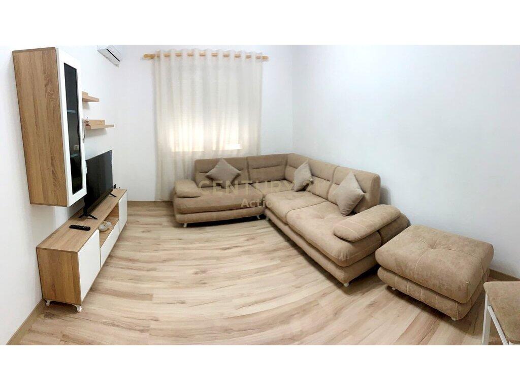 JAPIM ME QIRA APARTAMENT 2+1 NË QENDËR -DURRËS!