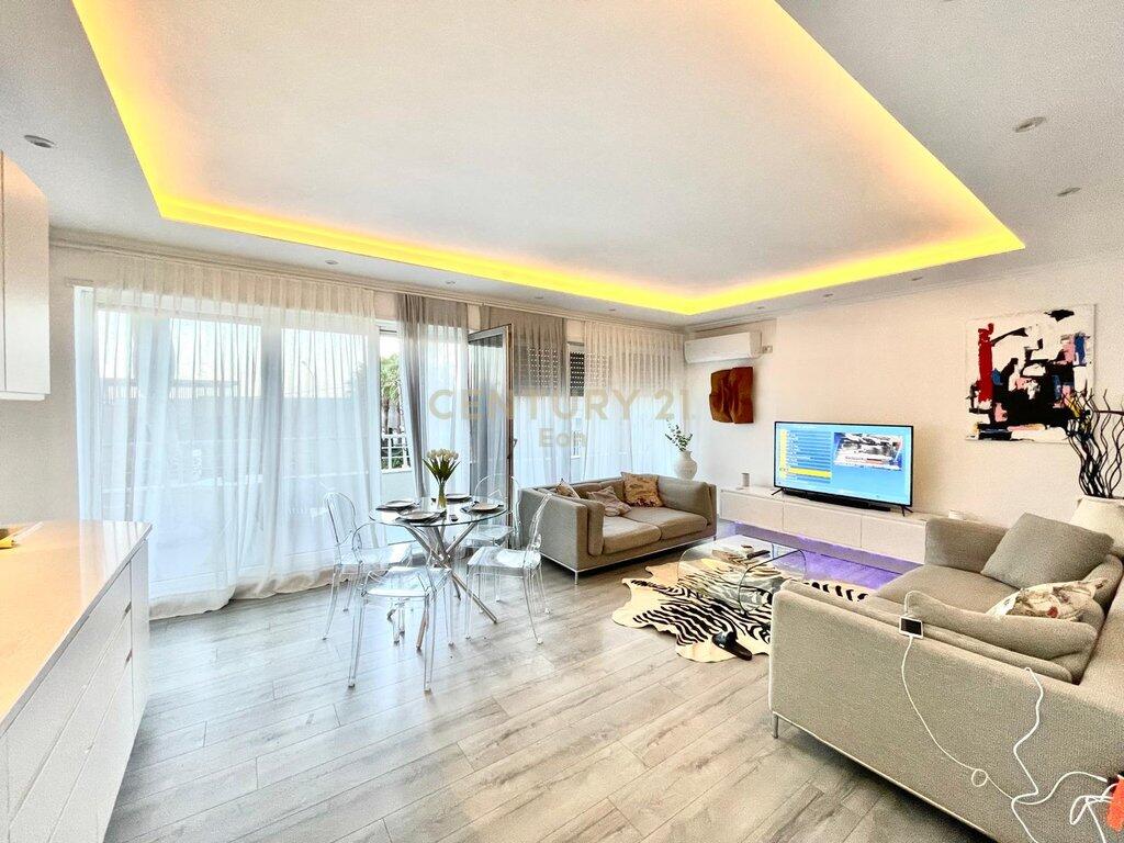 JEPET ME QIRA SUPER APARTAMENT 2+1+2 ME PAMJE DETI NE CURRILA !
