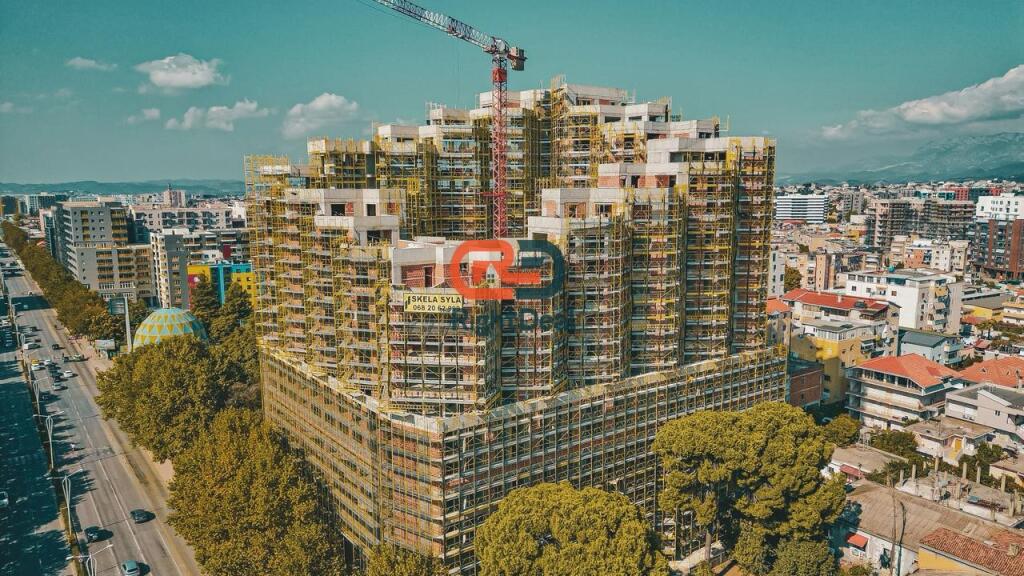 In the "Colonnade" Complex, Near Zogu Te Zi, Apartment 3+1+2 For Sale With Spacious Areas !!