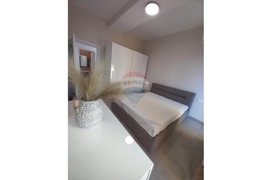 Apartament 1+1 per qira tek Square 21