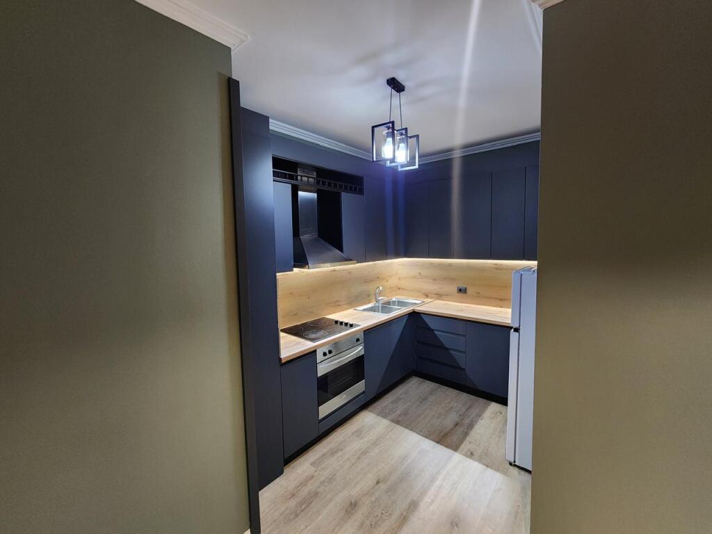 Apartment 3+1+2 for rent in 21 Dhjetori!