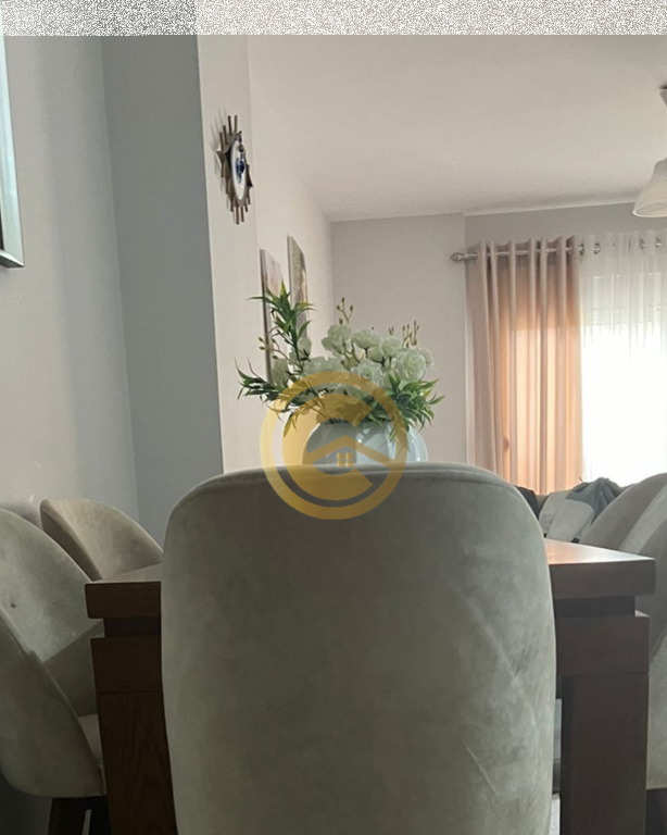 Apartament 2+1 me pamje mahnitëse nga deti – elegancë dhe komoditet në zemër të Sarandës