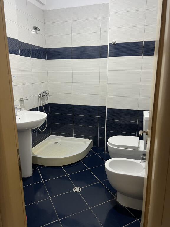 For rent 2+1+2 Empty Astir 400 thousand lek