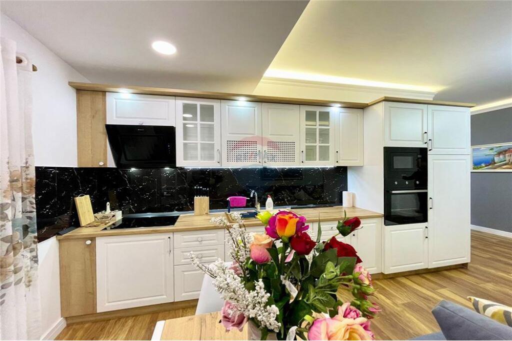 APARTAMENT 1+1 PËR QIRA, BLLOKU, TIRANË