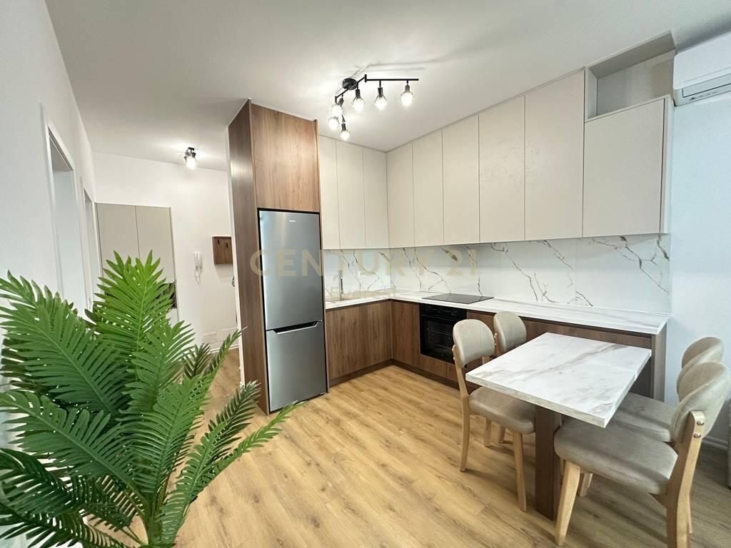 ZOGU I ZI, APARTAMENT 2+1 PER QIRA