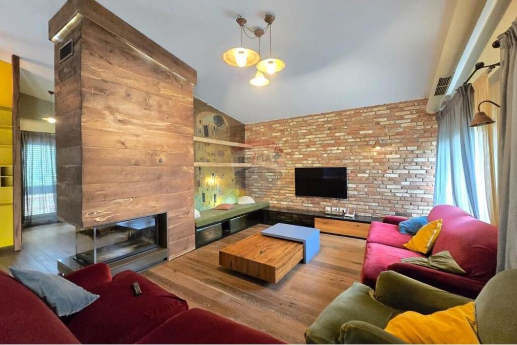 Villa for rent at Long Hill