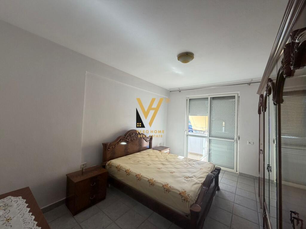 JEPET APARTAMENT 4+1+2 ME QERA TE RRUGA FORTUZI 100.000 LEKE