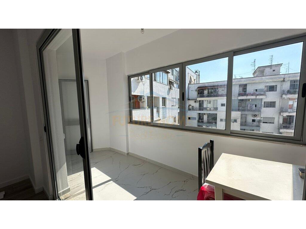 Shitet, apartament 1+1 Unaza e Re ,Tirane.