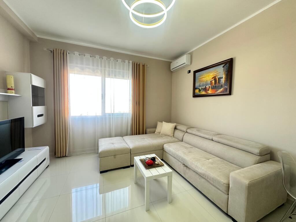 Apartament me qira 1+1/Vlore