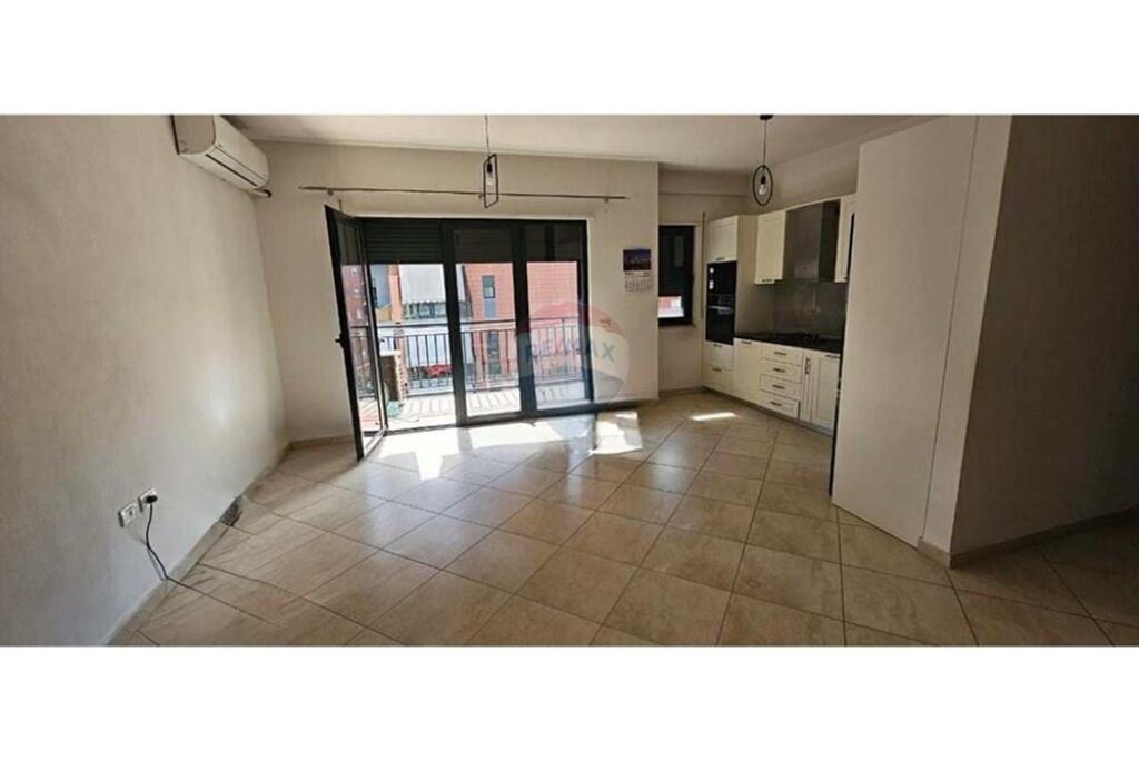 Appartamento/ufficio 3+1 in affitto a Green City!