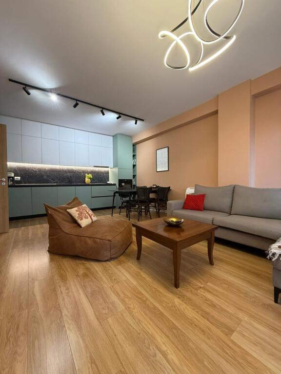 APARTAMENT 2+1 PER QERA NE QENDER