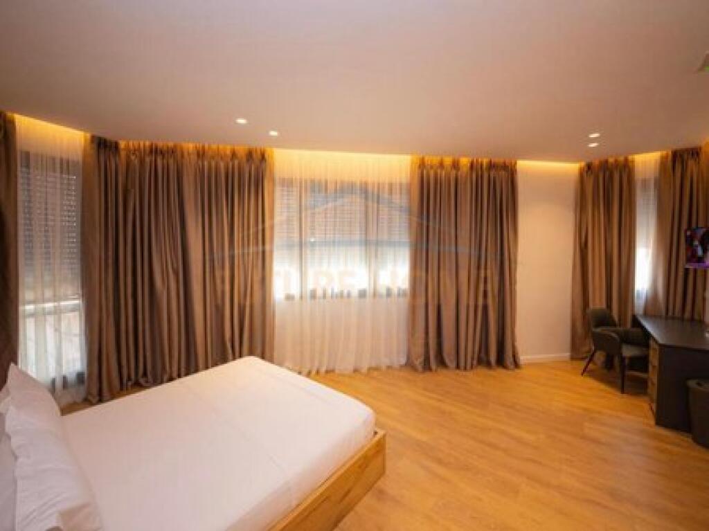 In vendita 3 appartamenti 1+1, Via Barrikadave, Centro.