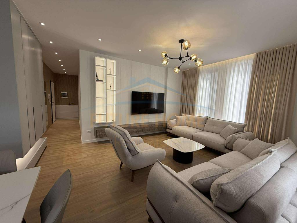 Affitto, Appartamento 2+1+2+ Posto Auto, Nuovo Viale, Tirana .