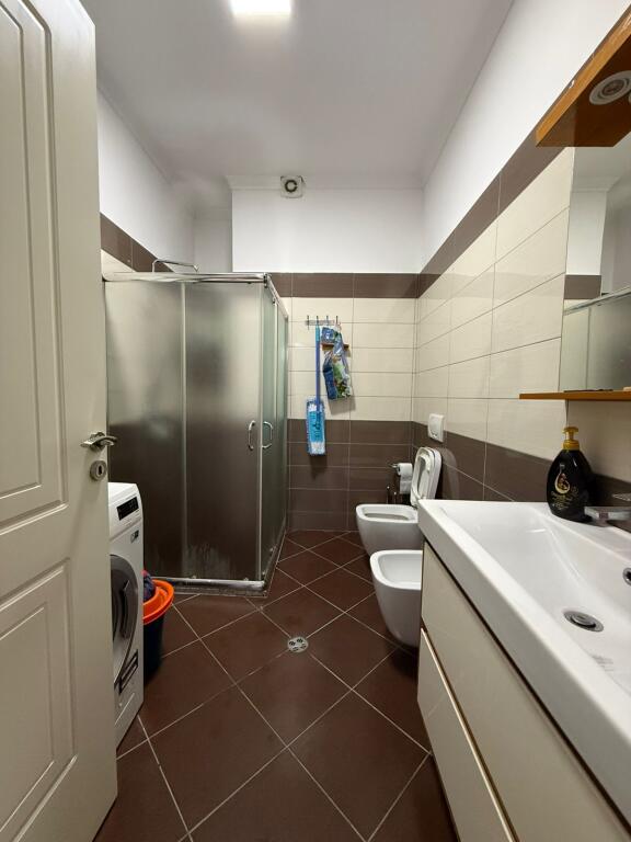 Affittasi Appartamento 2+1 Unaza E Re, Villa L