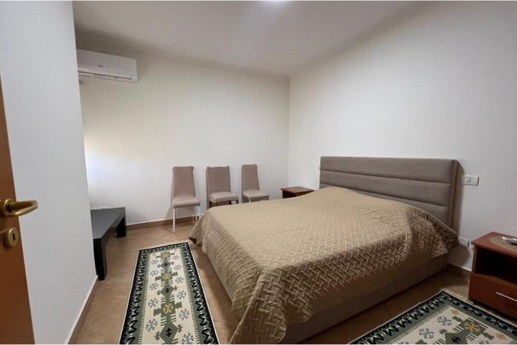 Jepet me qira apartament 2+1 tek Rruga e Kavajes
