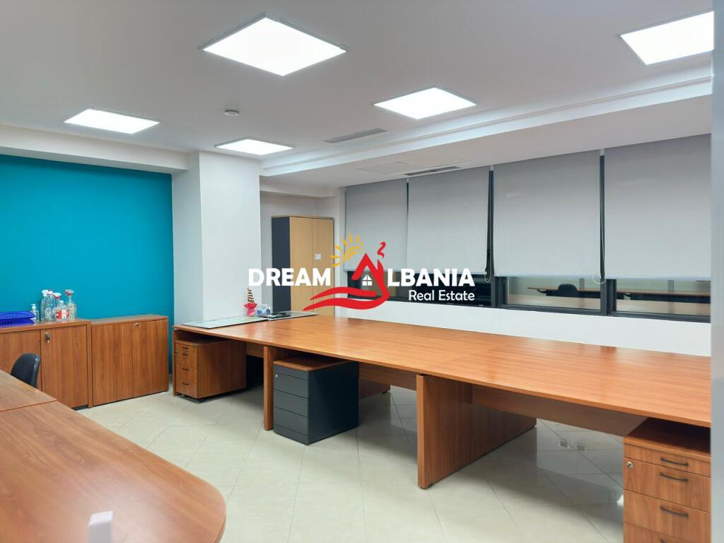 Ufficio esclusivo in affitto, presso le Torri Gemelle (ID 42611377)